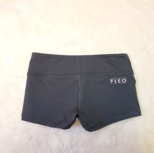 FELO Hunter Green Shorts Size Medium